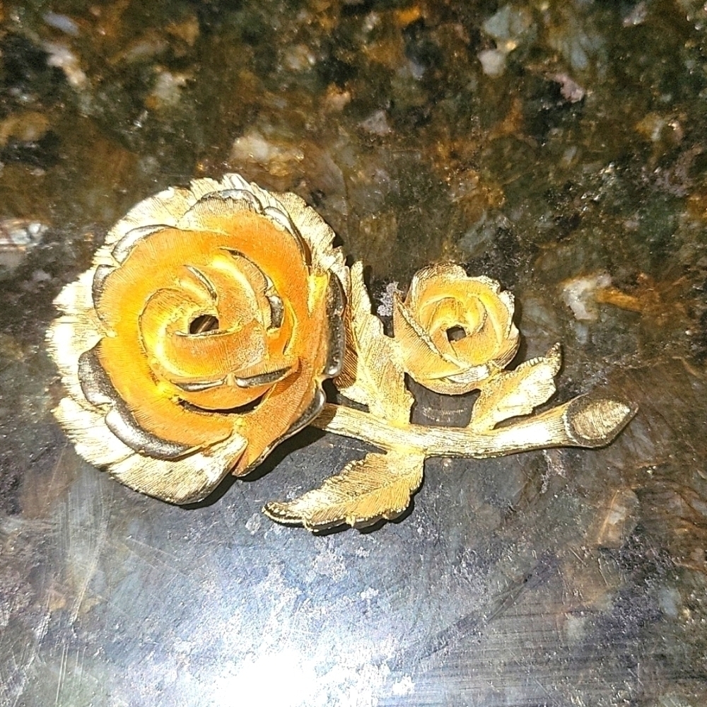 Vintage Brooch Long Stemmed Rose Gold 🌹